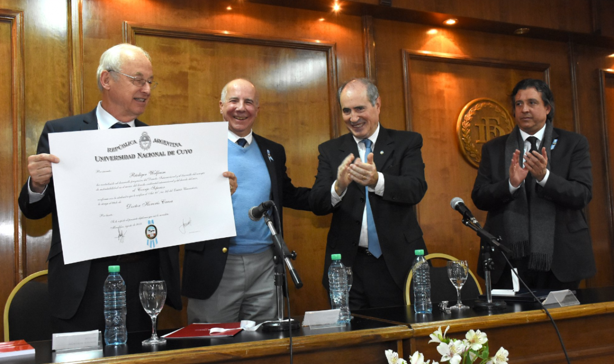 imagen Juez Internacional del Mar nuevo Doctor Honoris Causa de la UNCuyo