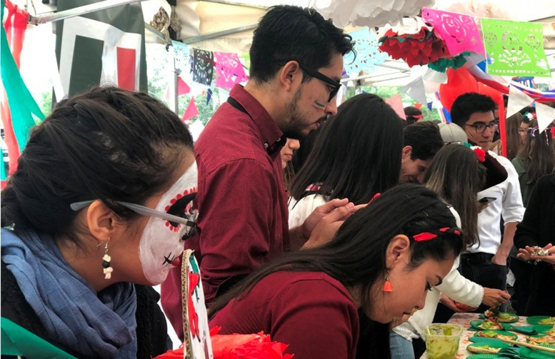 imagen Diversidad de comida, colores y música en una nueva edición del festival internacional