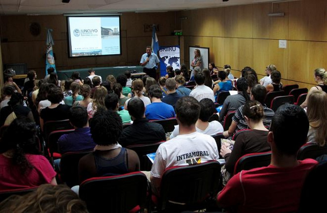 imagen Bienvenida a estudiantes extranjeros