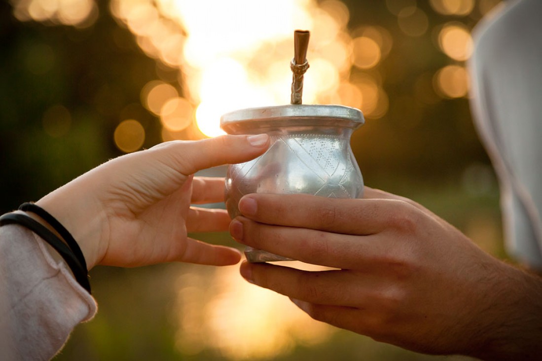 imagen "Dematé" Un encuentro alrededor del mate para hablar de temas de actualidad, ¡en francés!