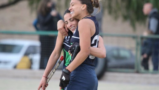 imagen Martina Rinaldi y Andrea Daher, hockey sobre cesped