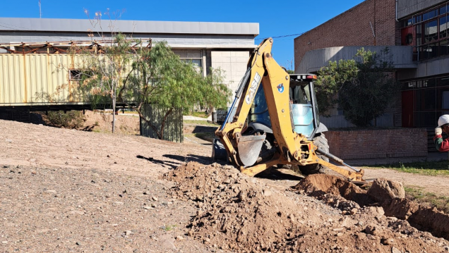 imagen Comenzaron las obras del tendido de Fibra Óptica en la UNCUYO