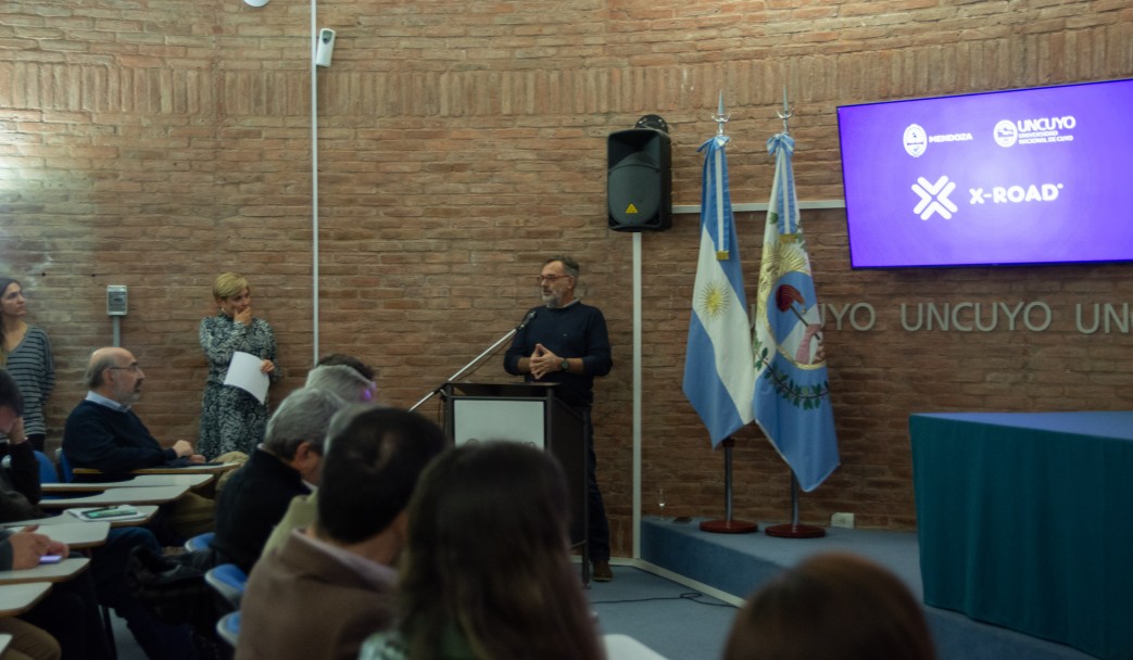 imagen La UNCUYO y el Gobierno Provincial progresan hacia un modelo de instituciones inteligentes 