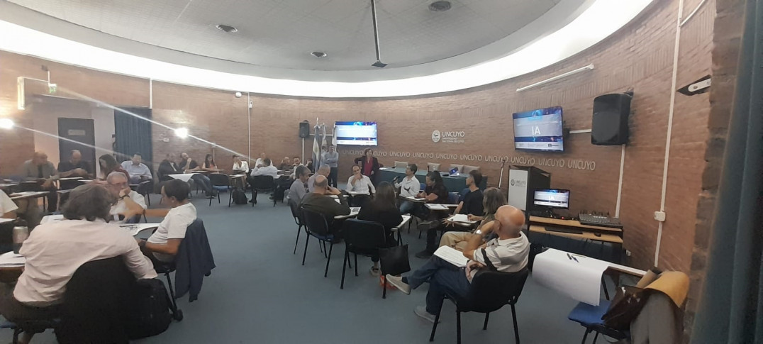 imagen La Secretaría de Transformación Digital recibió el Primer Taller de la UNESCO sobre IA en la UNCUYO 