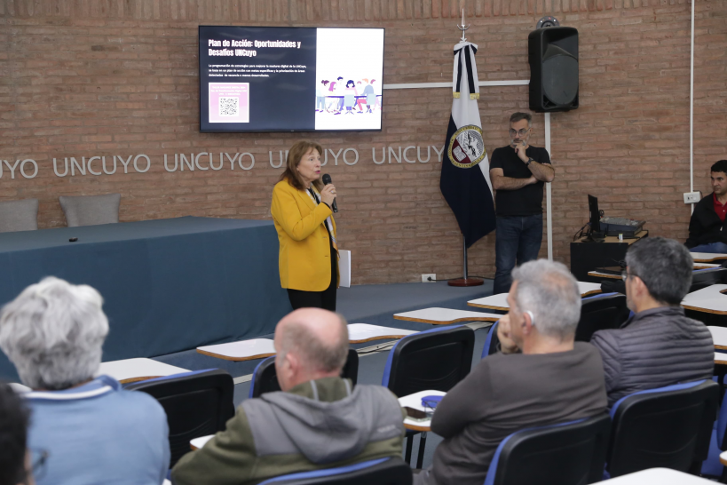 imagen Se realizó el Primer Taller de Madurez Digital en la UNCUYO 