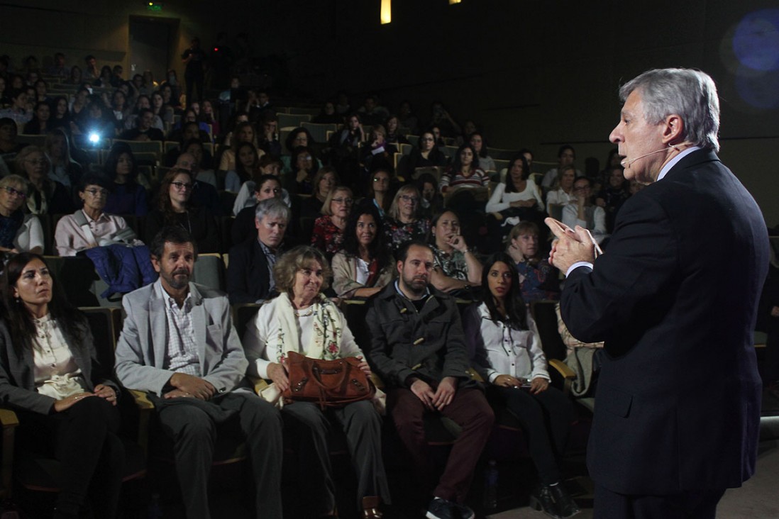 imagen Abordaron la influencia psicobiológica de la emoción en una jornada en la UNCuyo