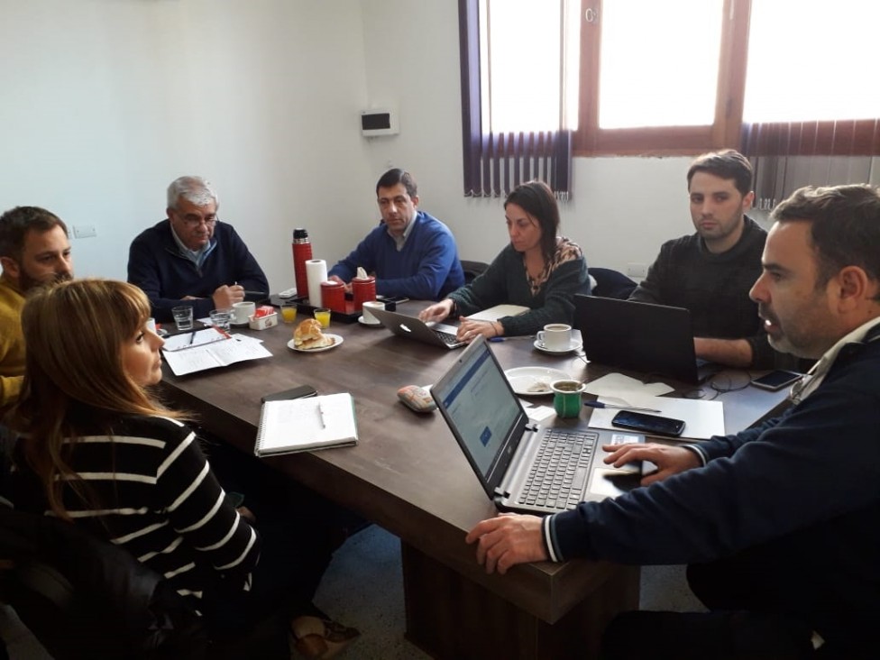 imagen Reunión con Cluster Ciruela Industria y referentes de la cadena de producción en San Rafael