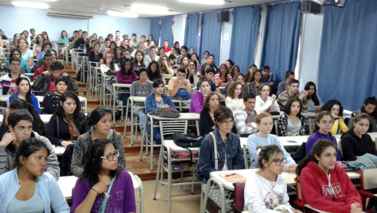 imagen Más de 200 estudiantes de Ciencias Médicas participaron en charlas motivacionales sobre residuos