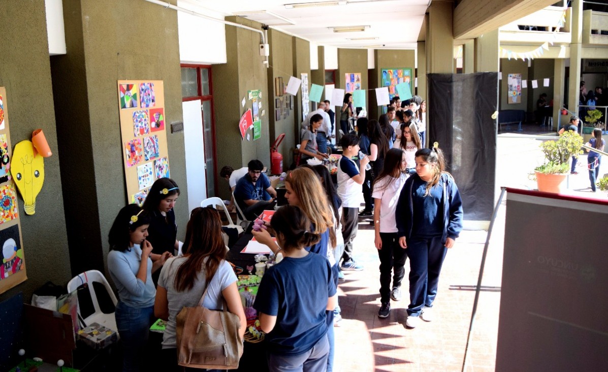 imagen Estudiantes mostraron sus proyectos innovadores en la Feria Emprende U