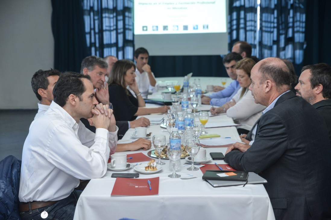 imagen Analizaron en la UNCuyo el futuro del trabajo y el desarrollo tecnológico de la Provincia de Mendoza