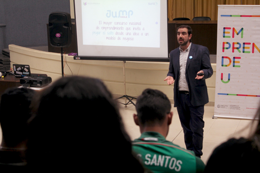 imagen  En el marco del Concurso Emprende U – Jump Chile se realizó una charla informativa para estudiantes universitarios