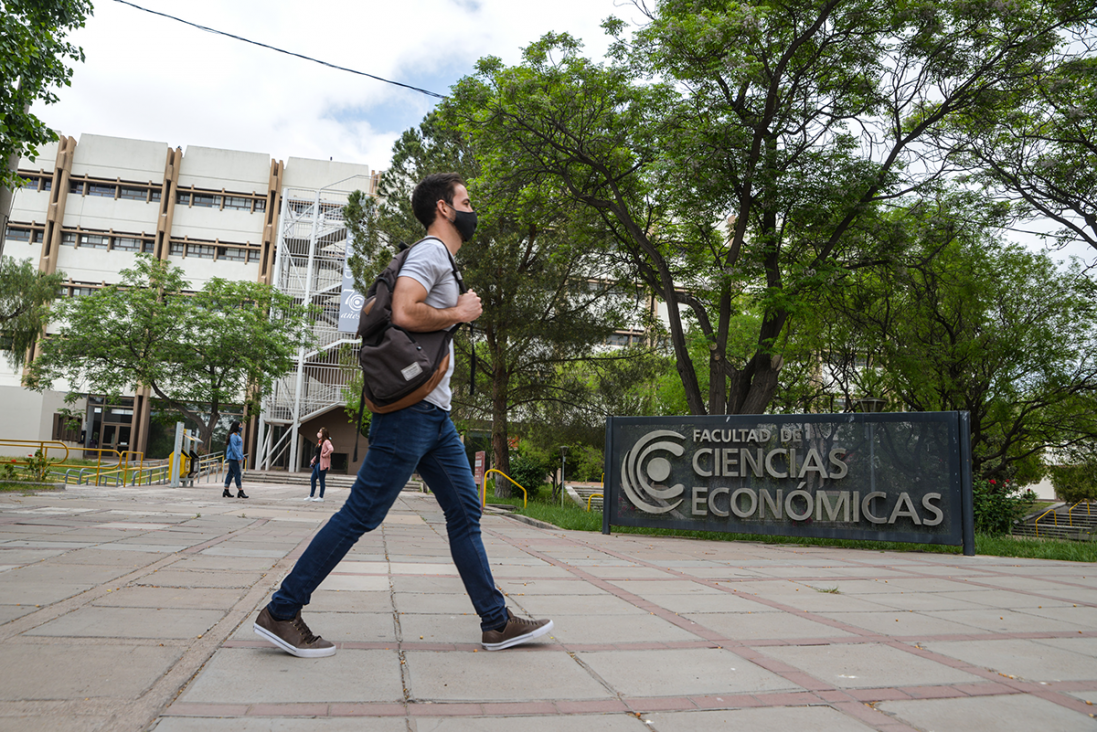 imagen El programa Planificación y gestión estratégica de proyectos sociales abre convocatoria a estudiantes de la UNCUYO