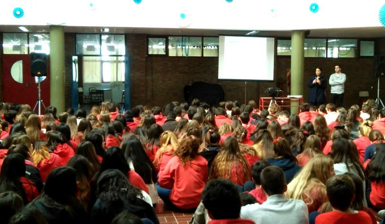 imagen Estudiantes de la UNCuyo reciben  asistencia para participar del Concurso Emprende U!