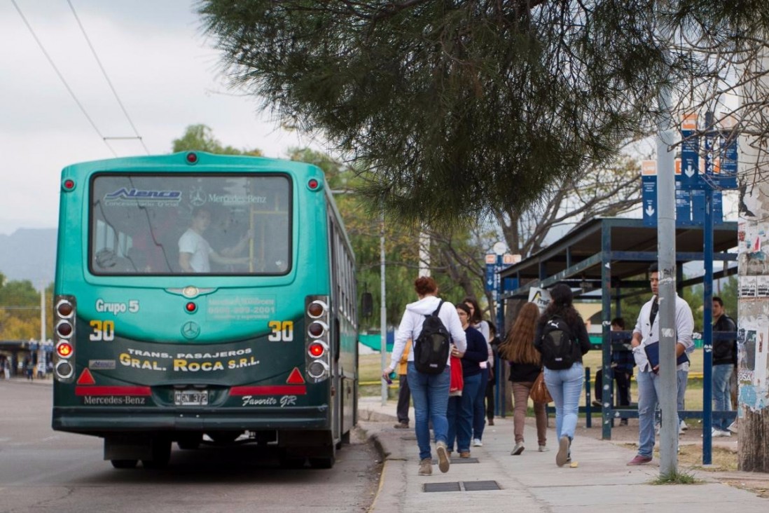 imagen Buscan conocer como la comunidad universitaria se moviliza hacia la UNCUYO